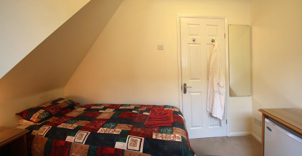 Abacus Bed And Breakfast, Blackwater, Hampshire Camberley Habitación foto