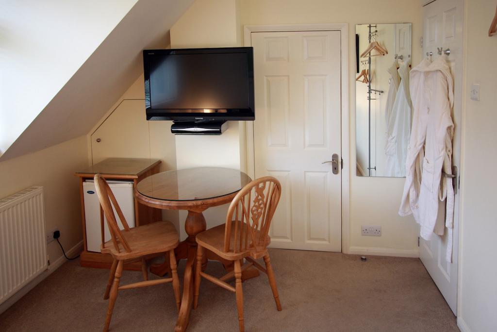 Abacus Bed And Breakfast, Blackwater, Hampshire Camberley Habitación foto