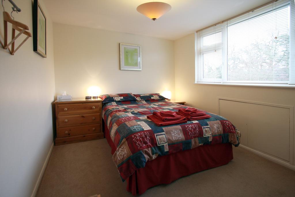 Abacus Bed And Breakfast, Blackwater, Hampshire Camberley Habitación foto