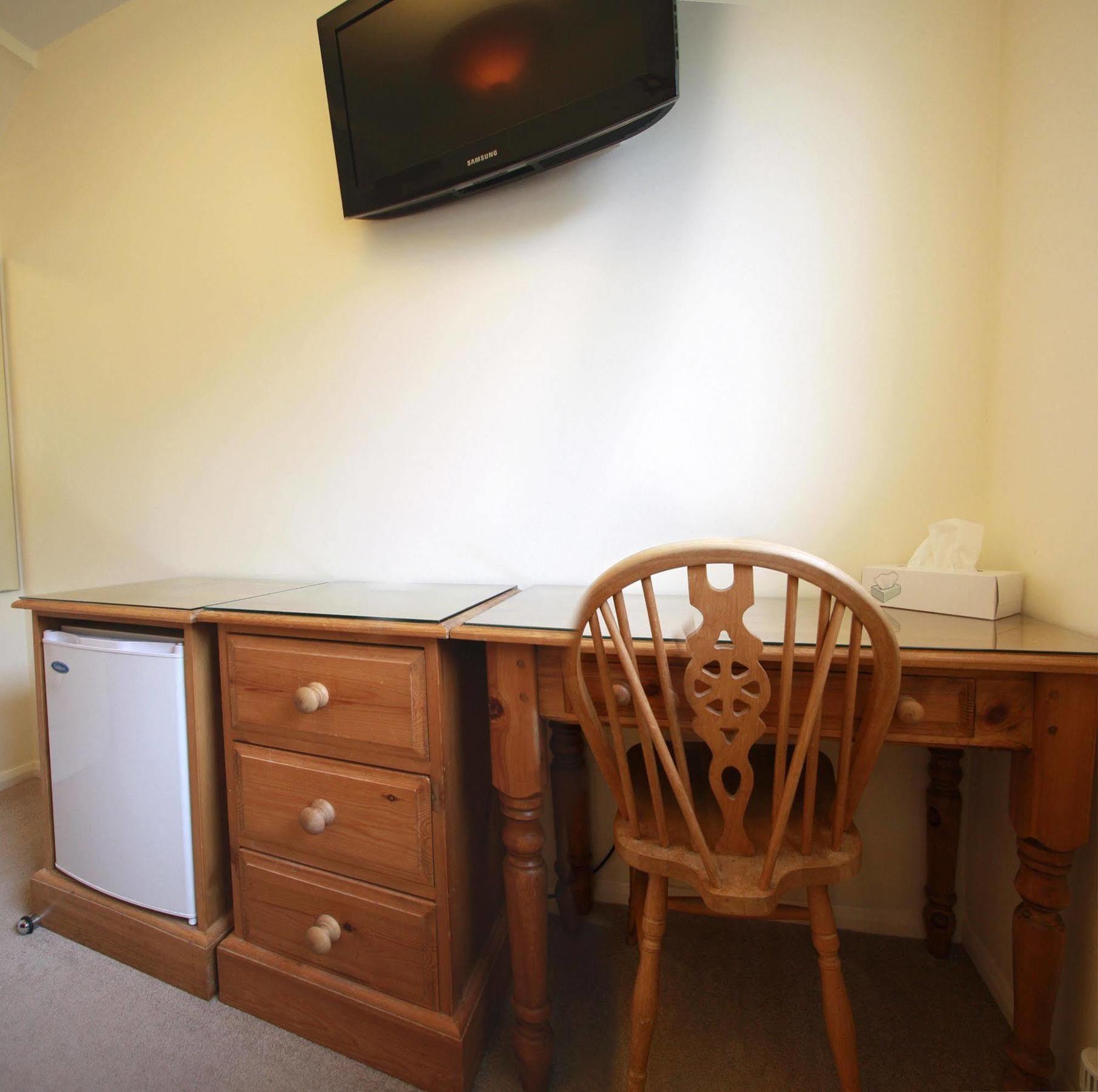 Abacus Bed And Breakfast, Blackwater, Hampshire Camberley Exterior foto